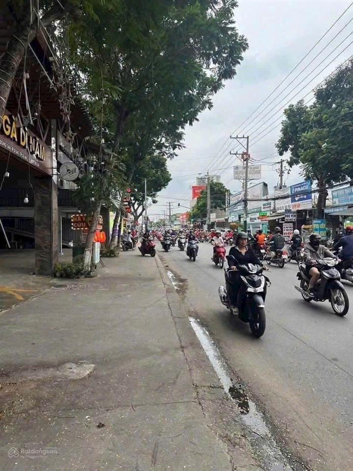 Chính chủ gửi bán đất mặt tiền nguyễn trãi phường dĩ an vị trí đẹp, gần trường tiểu học lý