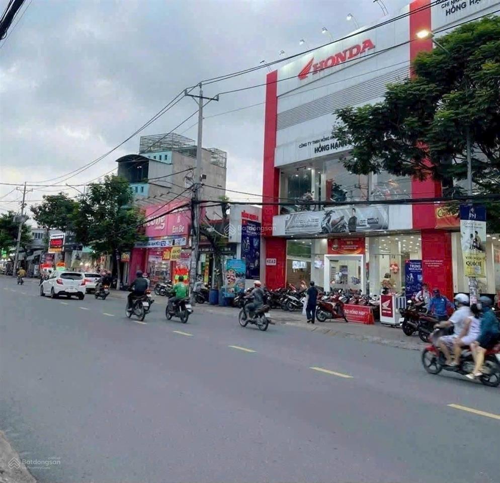 Bán mặt tiền nguyễn tri phương phường an bình dĩ an bình dương
diện tích 340 m, ngang 9 m, đang cho
