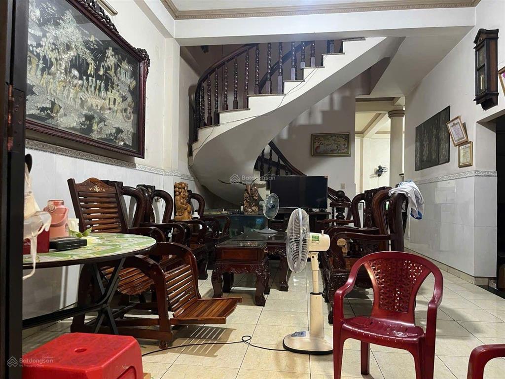 Nhà mặt tiền trệt 2 lầu + dãy trọ dòng tiền mặt tiền kinh doanh buôn bán mặt tiền đường