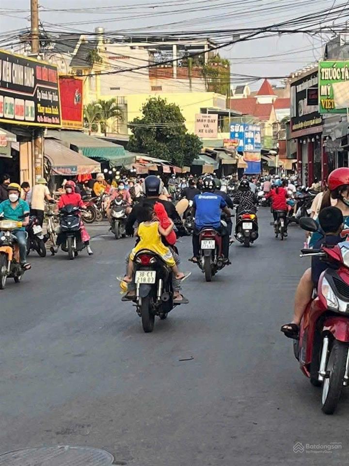 Nhà mặt tiền trệt 2 lầu + dãy trọ dòng tiền mặt tiền kinh doanh buôn bán mặt tiền đường