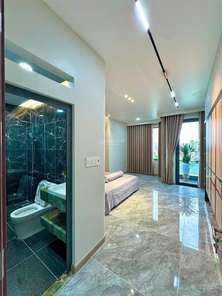 Bán nhà mặt tiền kinh doanh sát trung tâm hành chính dĩ an vị trí đẹp, đường thông 7m, thích