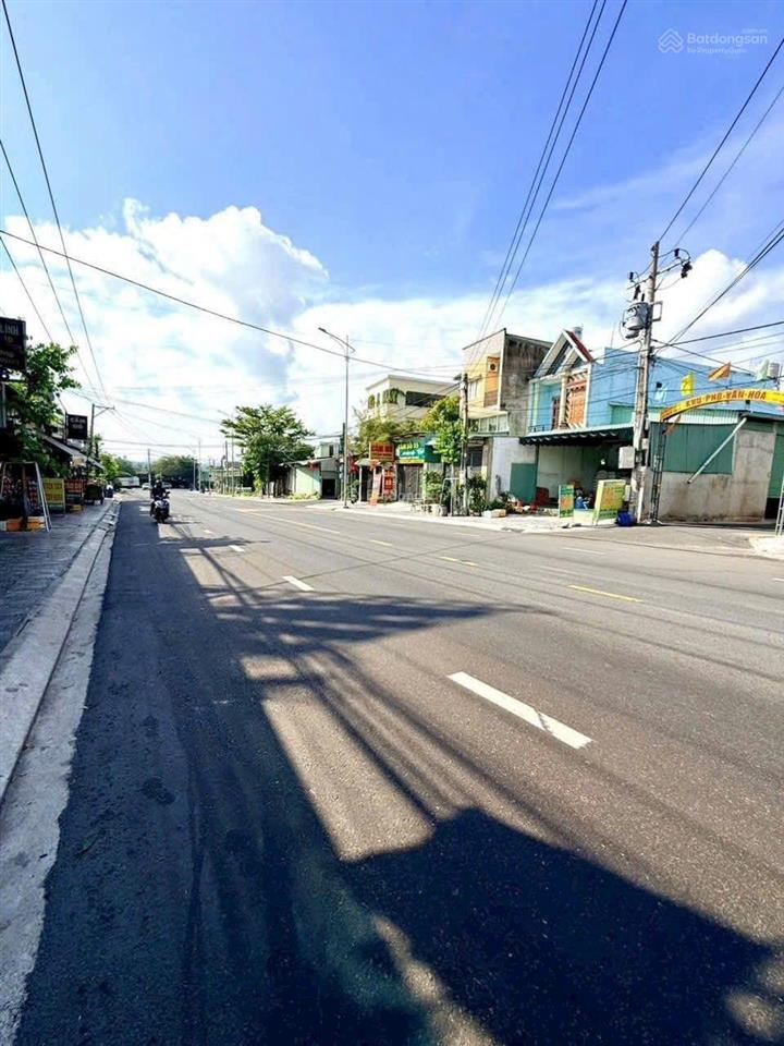 Bán đất mặt tiền đường nguyễn thị tươi vị trí đẹp long lanh cành đào. diện tích 2758m2~thổ cư 304m