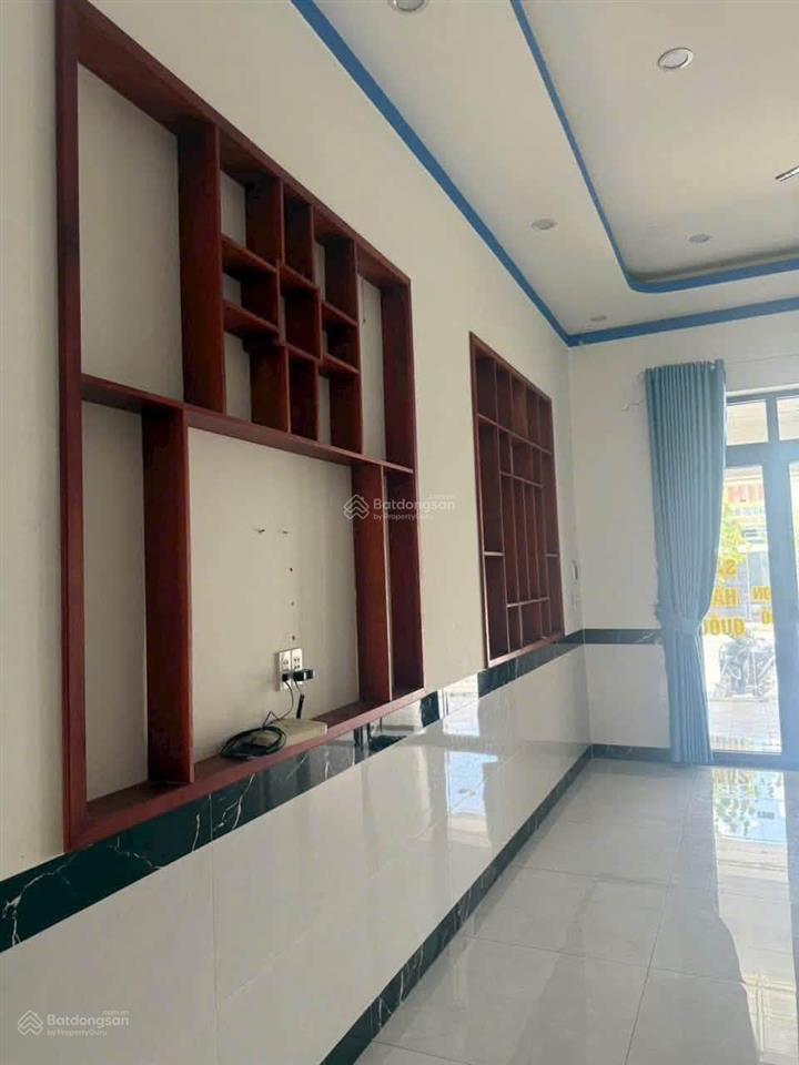 Cần bán nhà 1 trệt 2 lầu, mặt tiền kinh doanh buôn bán sầm uất
dt 100,3m
vị trí nhà mặt tiền