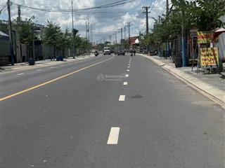 Cần bán nhà 1 trệt 2 lầu, mặt tiền kinh doanh buôn bán sầm uất
dt 100,3m
vị trí nhà mặt tiền