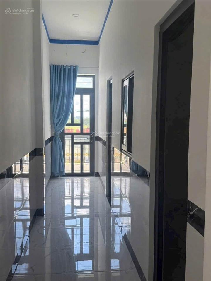 Cần bán nhà 1 trệt 2 lầu, mặt tiền kinh doanh buôn bán sầm uất
dt 100,3m
vị trí nhà mặt tiền