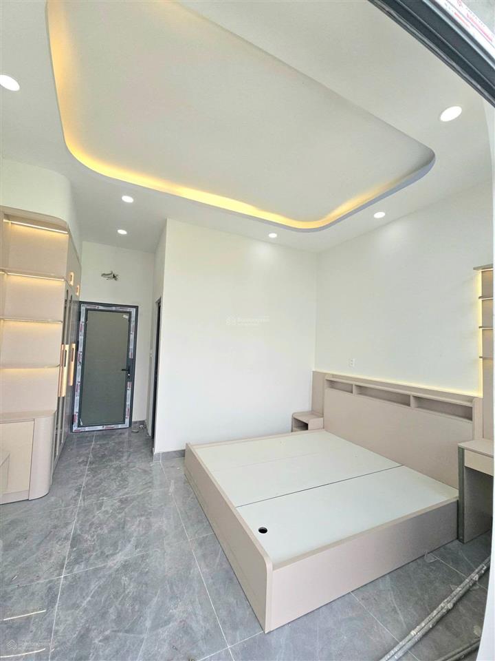 Mặt tiền nguyễn hiền nhà đẹp full nội thất, vừa ở vừa kinh doanh 1 trệt 3 lầu 1 tum