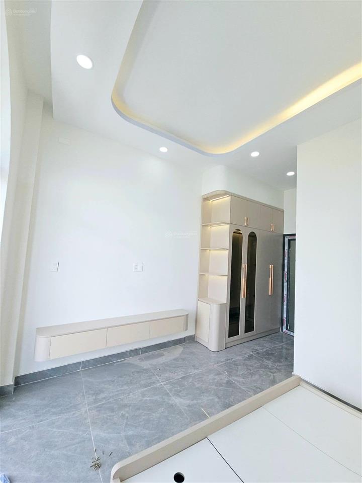 Mặt tiền nguyễn hiền nhà đẹp full nội thất, vừa ở vừa kinh doanh 1 trệt 3 lầu 1 tum