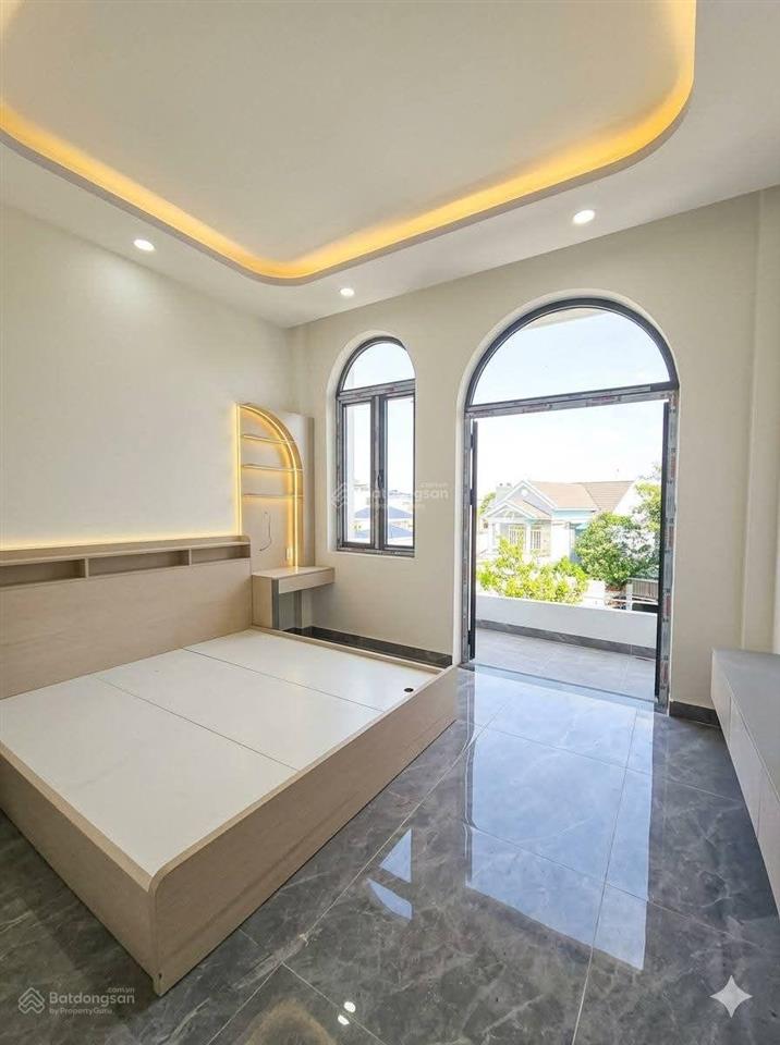 Mặt tiền nguyễn hiền nhà đẹp full nội thất, vừa ở vừa kinh doanh 1 trệt 3 lầu 1 tum