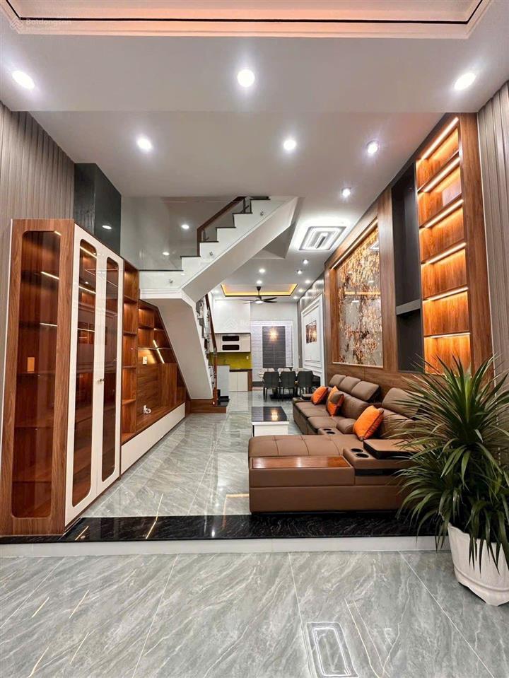 Nhà đẹp trung tâm dĩ an 5 tỷ 7 tl gần chợ dĩ an 1 ngã 3 cây điệp big c go dt 415m