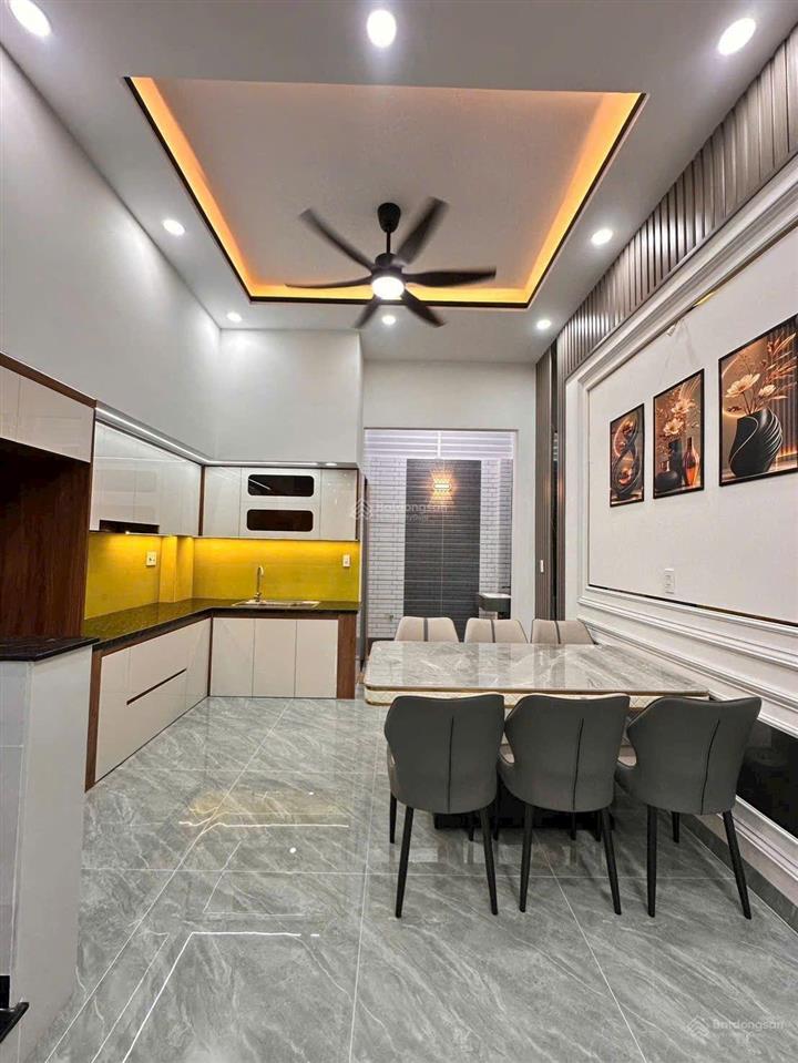 Nhà đẹp trung tâm dĩ an 5 tỷ 7 tl gần chợ dĩ an 1 ngã 3 cây điệp big c go dt 415m