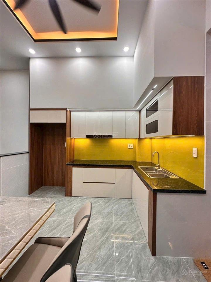 Nhà đẹp trung tâm dĩ an 5 tỷ 7 tl gần chợ dĩ an 1 ngã 3 cây điệp big c go dt 415m