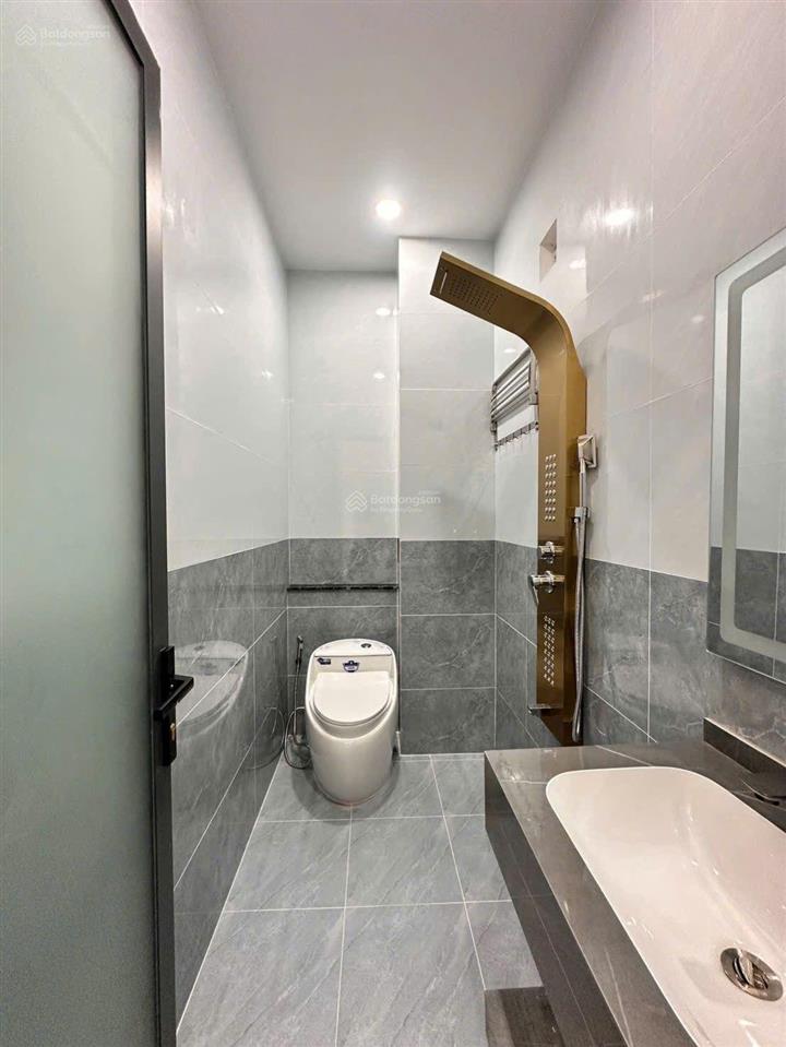 Nhà đẹp trung tâm dĩ an 5 tỷ 7 tl gần chợ dĩ an 1 ngã 3 cây điệp big c go dt 415m