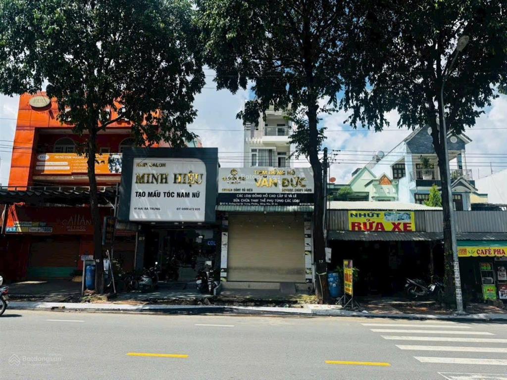 Cần bán gấp nhà 1 trệt 2 lầu đường hai bà trưng dĩ an. giá 11 tỷ 9 có thương lượng