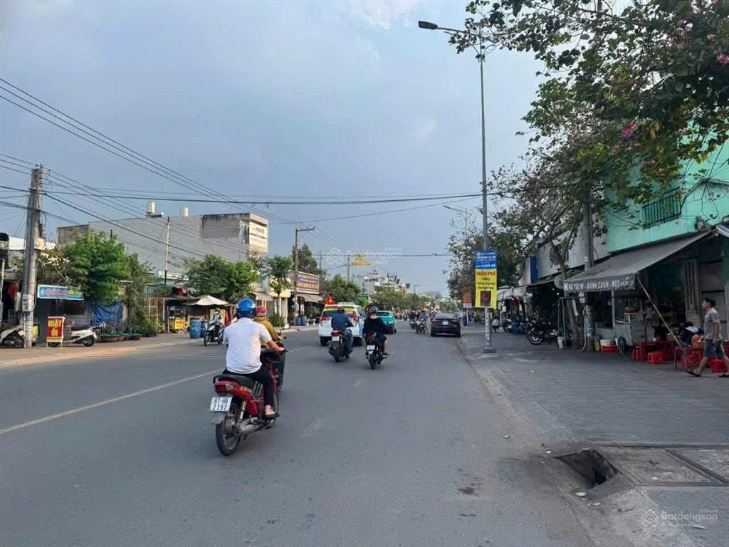 Cần bán gấp nhà kho mặt tiền đường lê thị trung bình chuẩn thuận an dt 422,9m đang cho thuê tn 23tr
