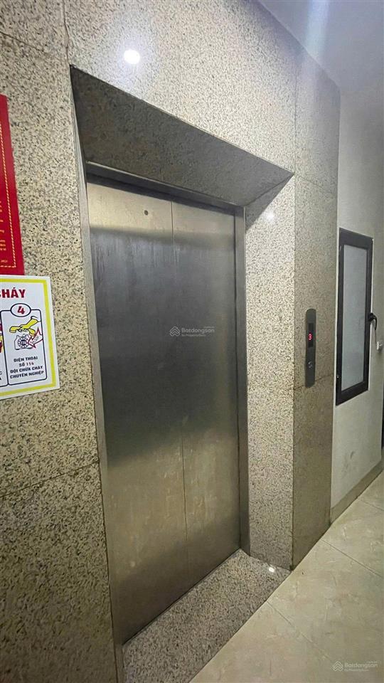Tìm ở đâu nữa vào luôn tòa em nhé các bác sàn vpmbkd 8  13.5triệu siêu đẹp, rẻ. 166 ngõ 8 ,phú đô