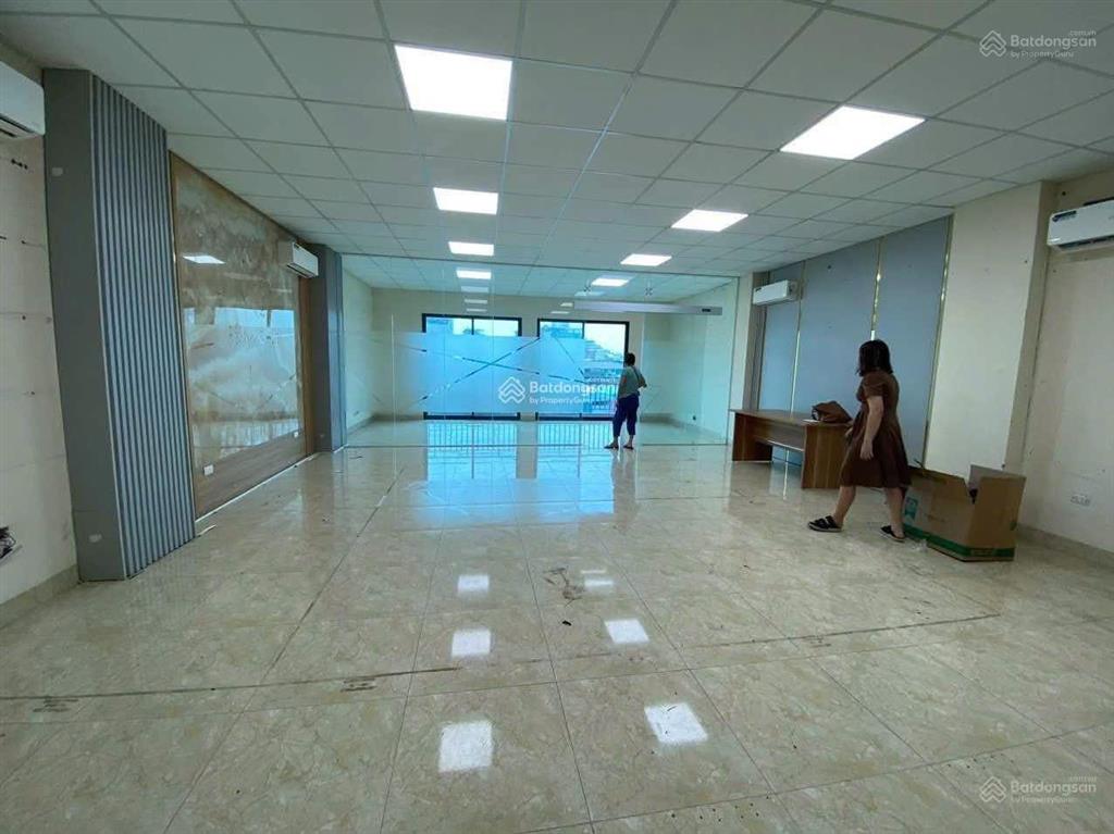 Tìm ở đâu nữa vào luôn tòa em nhé các bác sàn vpmbkd 8  13.5triệu siêu đẹp, rẻ. 166 ngõ 8 ,phú đô