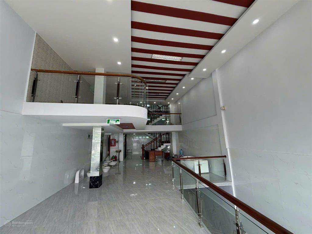 Tòa nhà cho thuê 6tầng  mt đường kha vạn cân  p, linh đông  tp thủ đức  tphcm