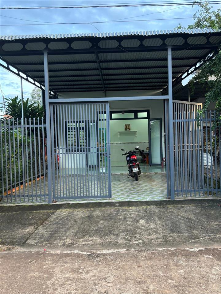 Chính chủ bán nhà mặt tiền mới xây 2pn + sân ô tô  sông ray, cẩm mỹ, đồng nai  giá tốt