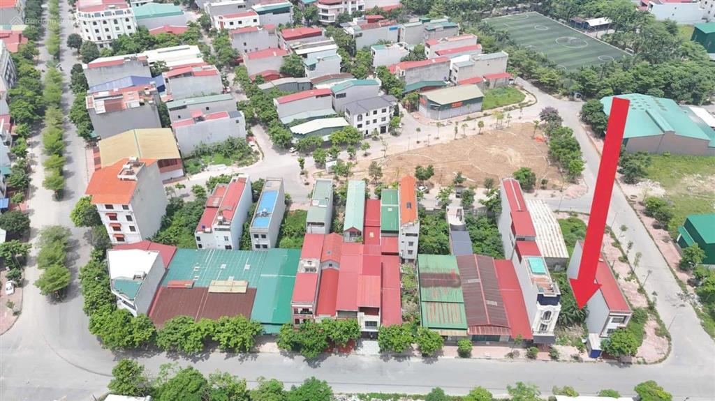 Đất nền dự án cách đại học luật 500m