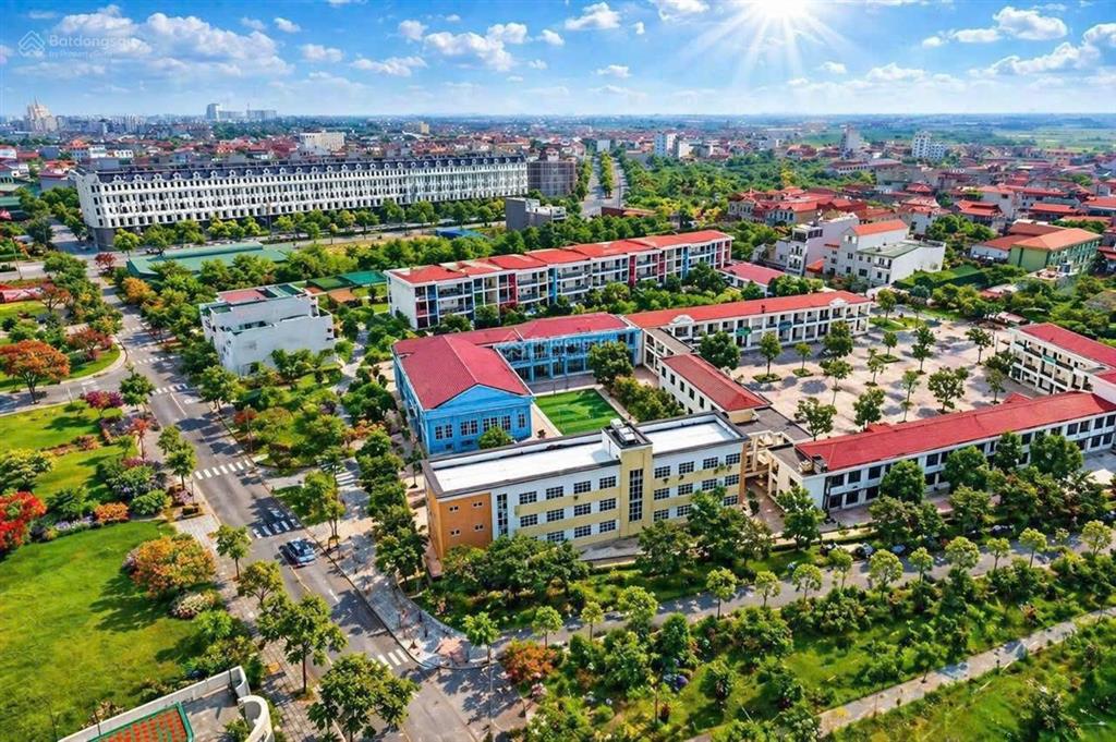 Lô đất đẹp cách đh luật cs2 & đh ngoại thương cs2 500m