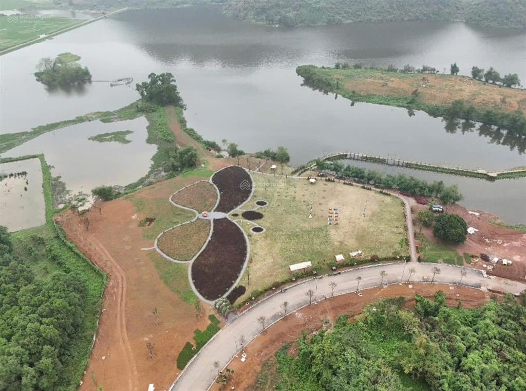 Chính chủ cần bán 1700m2 gần hồ đá bạc dự án utopia và khu công nghiệp giá rẻ nhất khu vực 2,5tr/m2