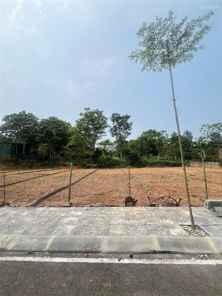 Chính chủ e còn 1 lô mặt đường nhựa, gần ql21b, sẵn sổ full thổ cư, lâm hóa giá chỉ 380tr