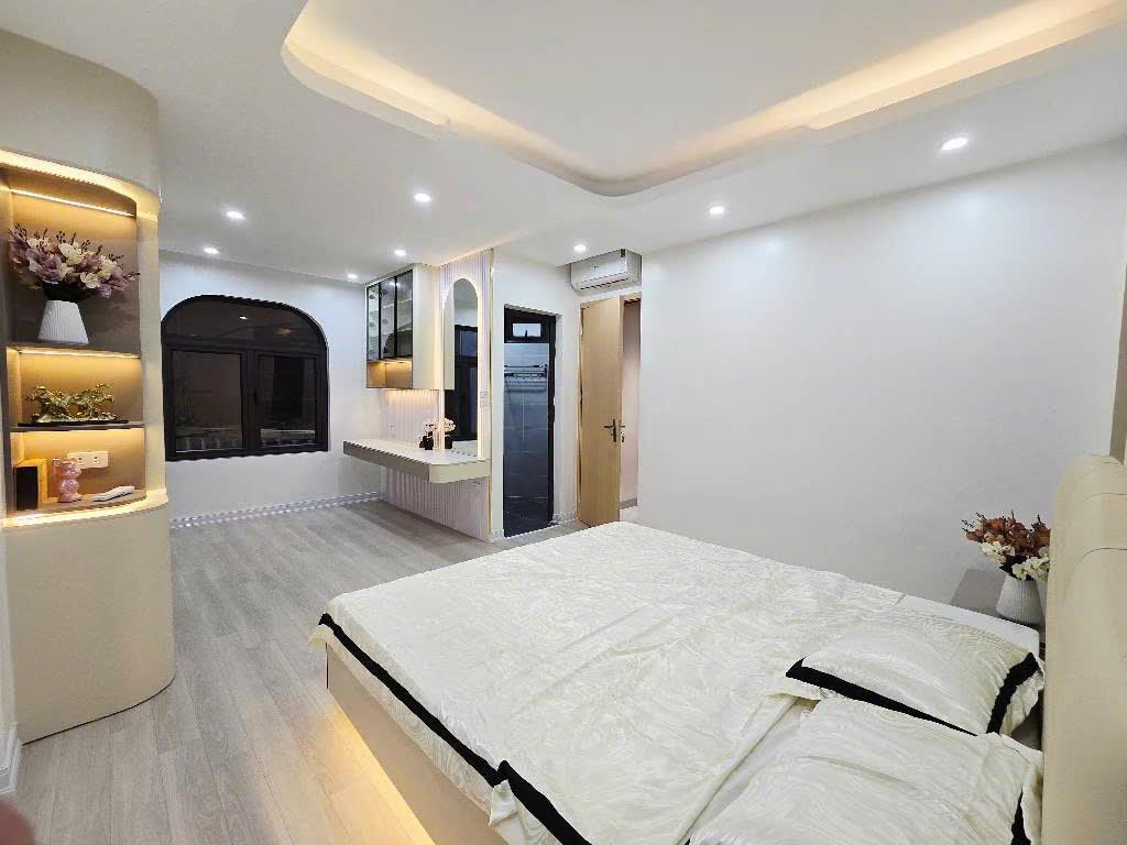 Trương Định – Hoàng Mai, Nhà Đẹp 36m² x 6 Tầng, Full Nội Thất, Ô Tô Đỗ Cửa, Giá 9.6 Tỷ