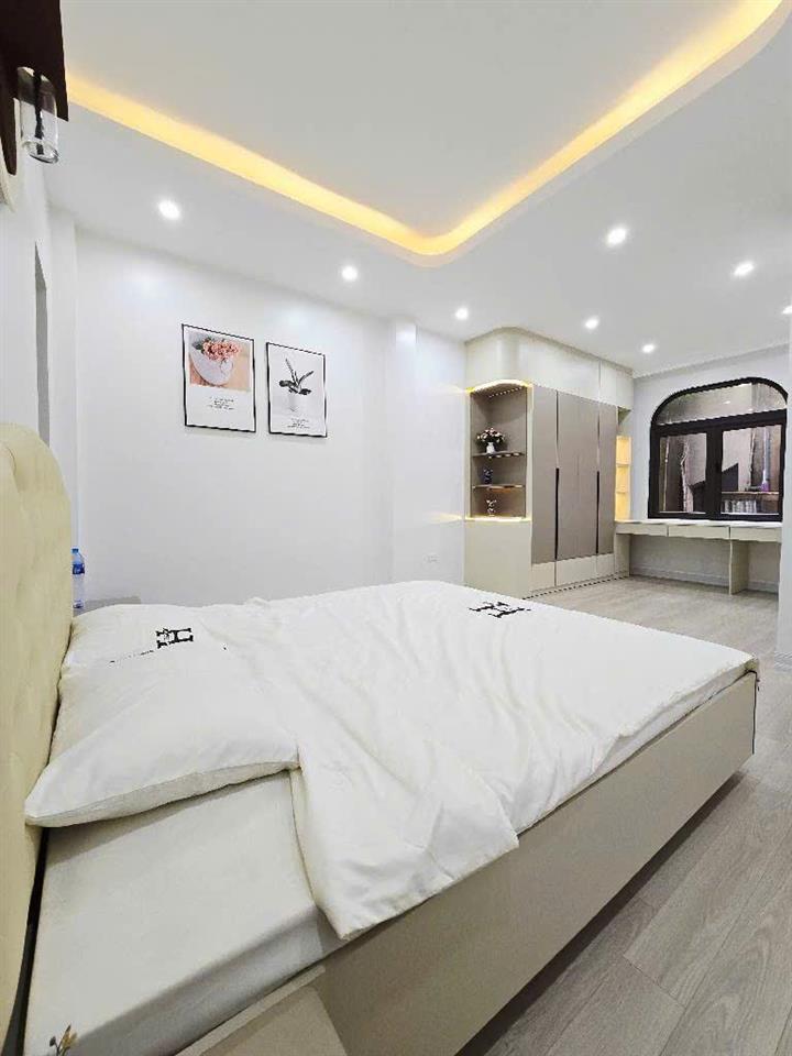 Trương Định – Hoàng Mai, Nhà Đẹp 36m² x 6 Tầng, Full Nội Thất, Ô Tô Đỗ Cửa, Giá 9.6 Tỷ