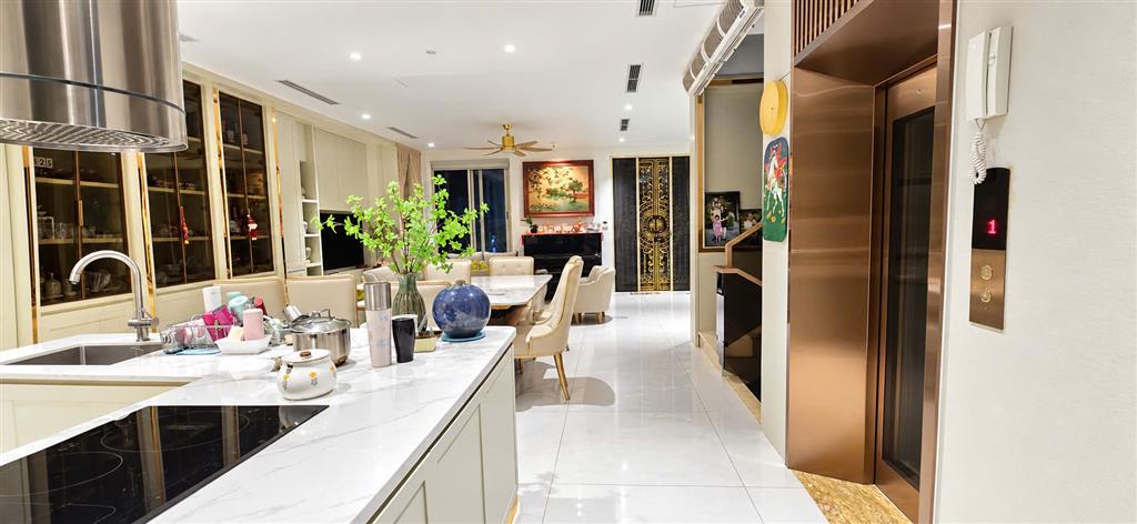 BÁN NHÀ  LIỀN KỀ TÂY HỒ RESIDENCE – VÕ CHÍ CÔNG  136M² – 4 TẦNG + HẦM – THANG MÁY 69.9 TỶ