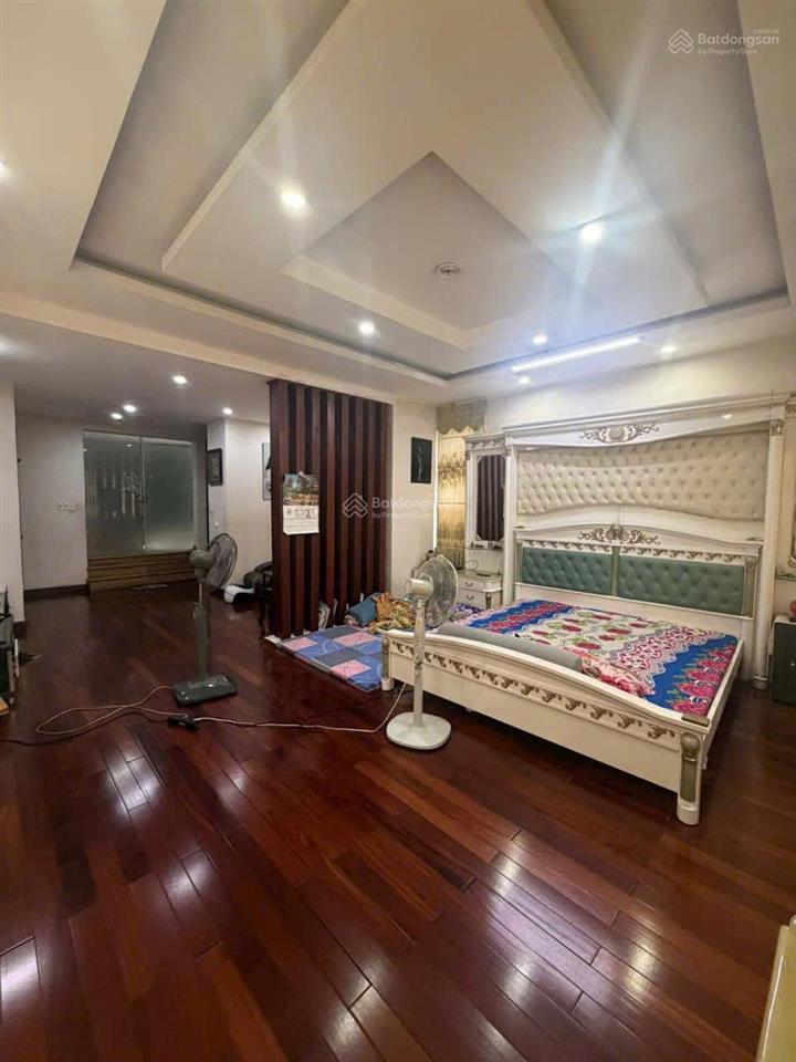 Chủ cắt lỗ 60 tỷ bán nhanh nhà sân vườn