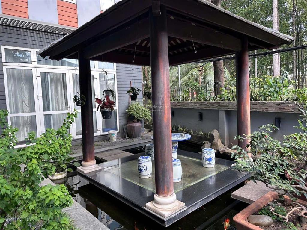 Chủ cắt lỗ 60 tỷ bán nhanh nhà sân vườn