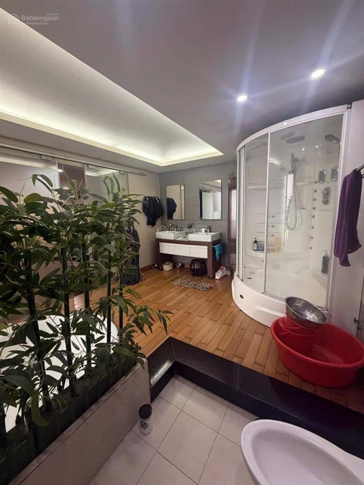 Chủ cắt lỗ 60 tỷ bán nhanh nhà sân vườn