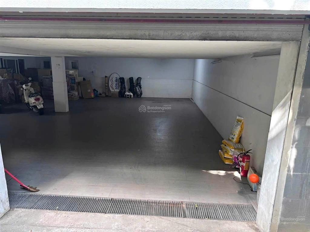 Chủ cắt lỗ 60 tỷ bán nhanh nhà sân vườn