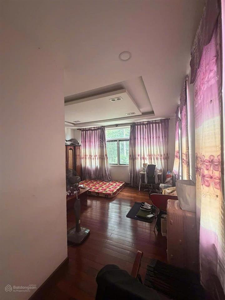 Chủ cắt lỗ 60 tỷ bán nhanh nhà sân vườn