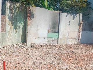 Đất trống tiện xây mới  khu vực xây cao tầng
diện tích công nhận đủ 104m2, đất trống tiện xây mới