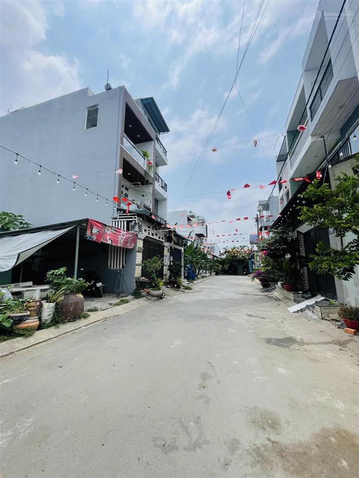 Chủ ngộp bank cần thanh lý gấp lô đất bưng ông thoàn phú hữu diện tích 52 ( 4.1x12.7 ) giá 4.35 tỷ