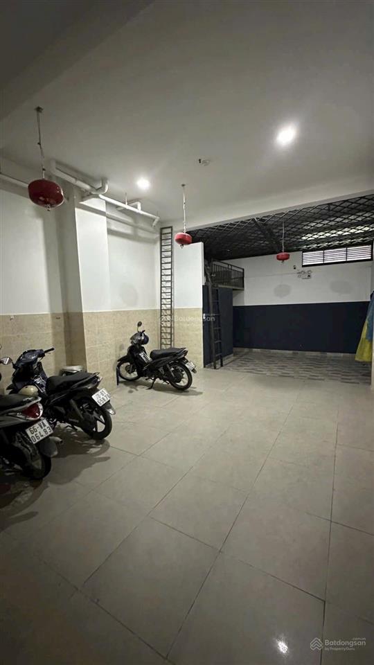 Giảm 1 tỷ còn 7,9 tỷ căn hộ dịch vụ 4 tầng 110m(5x22), 11 phòng, kề bên đh marketing, võ văn hát