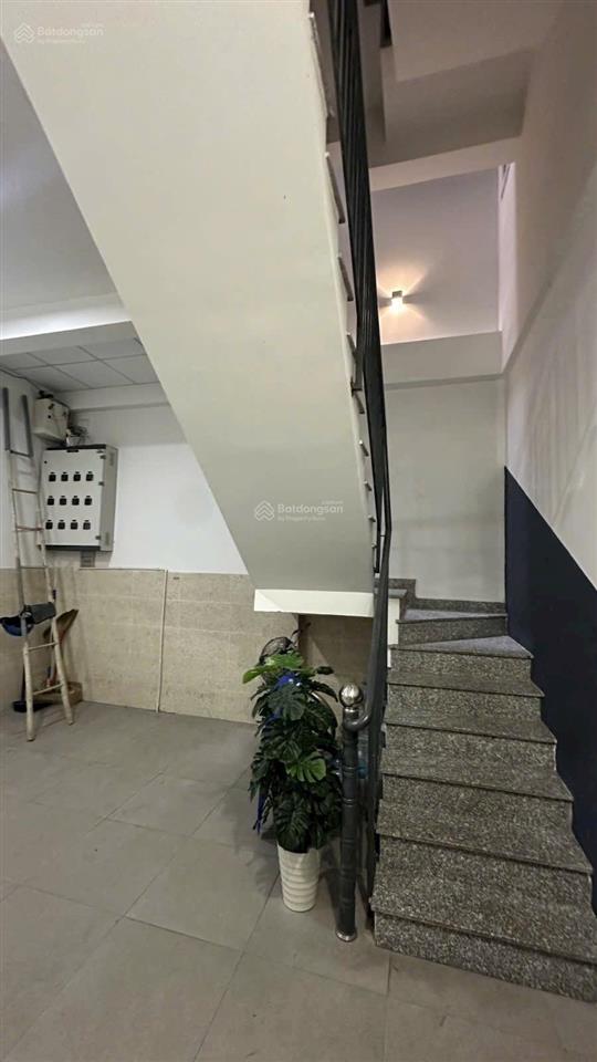 Giảm 1 tỷ còn 7,9 tỷ căn hộ dịch vụ 4 tầng 110m(5x22), 11 phòng, kề bên đh marketing, võ văn hát