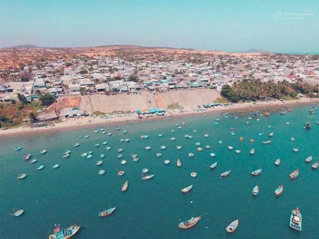 Mặt tiền biển view triệu đô. bao quát toàn cảnh biển mũi né làm khách sạn hay resort mini ngắm view