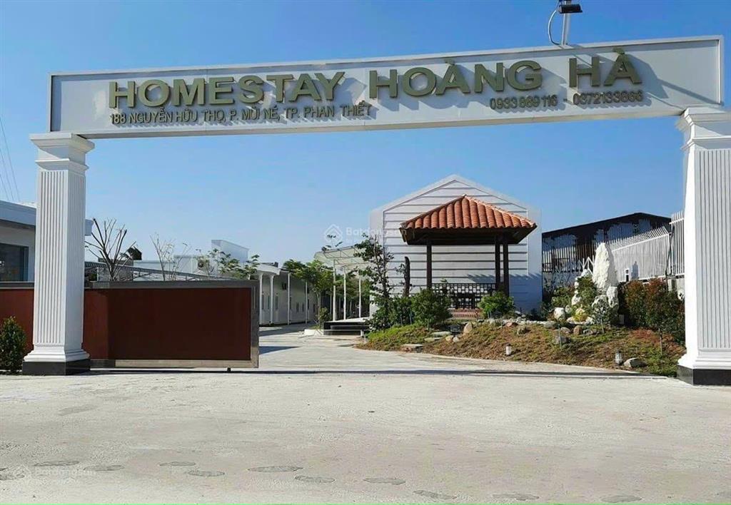 Bán đất 3 mặt tiền, đối diện biển mũi né, diện tích 1365,1m2, thu nhập 100 triệu/tháng, giá 30 tỷ