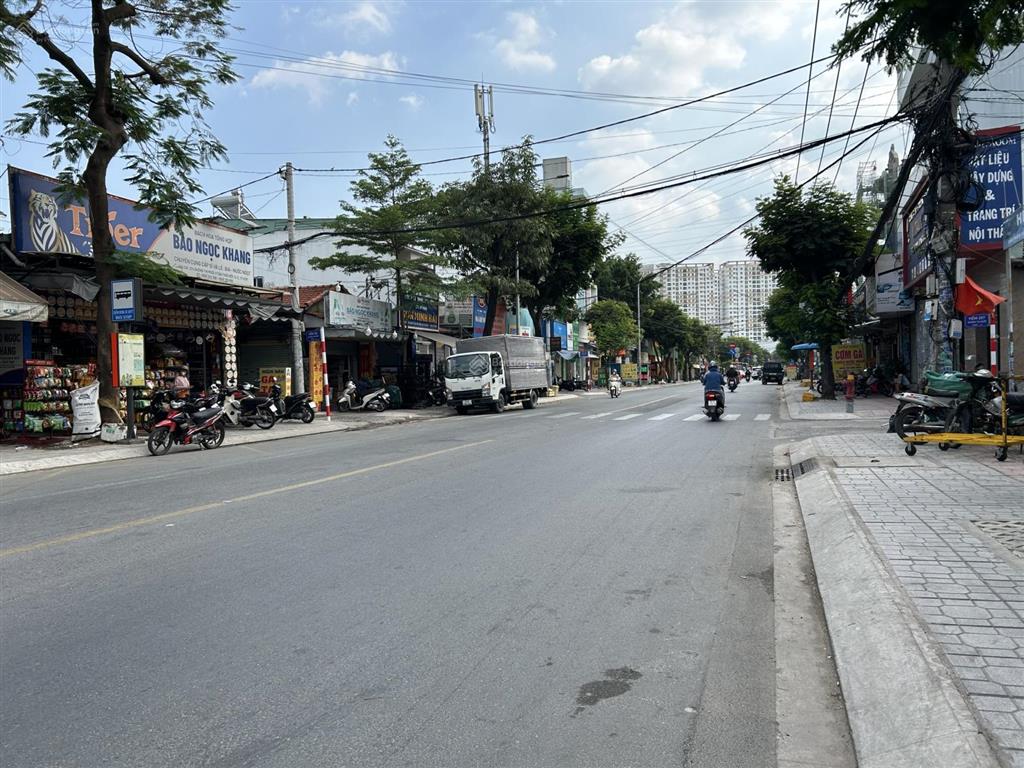 Nhà 2 lầu dt 4x23m mtkd đường dương thị mười (gần bệnh viện q12, chợ hạt điều) giá 11 tỷ