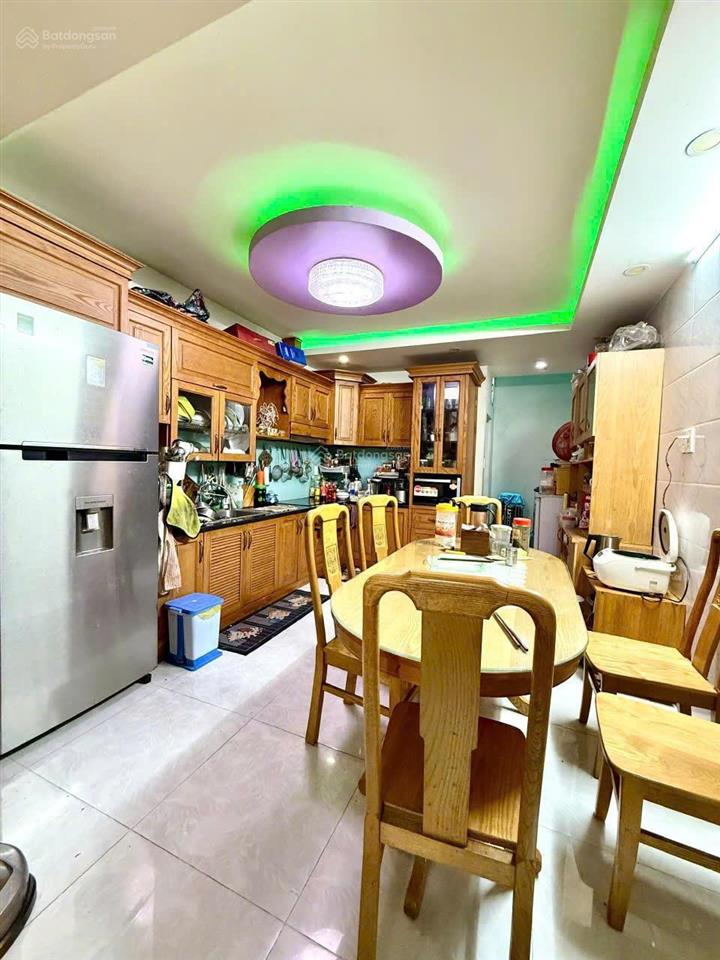 Nhà phố trệt lửng 3 lầu, 1 sẹc gần chợ hiệp thành dt 4x17m giá 5,35 tỷ