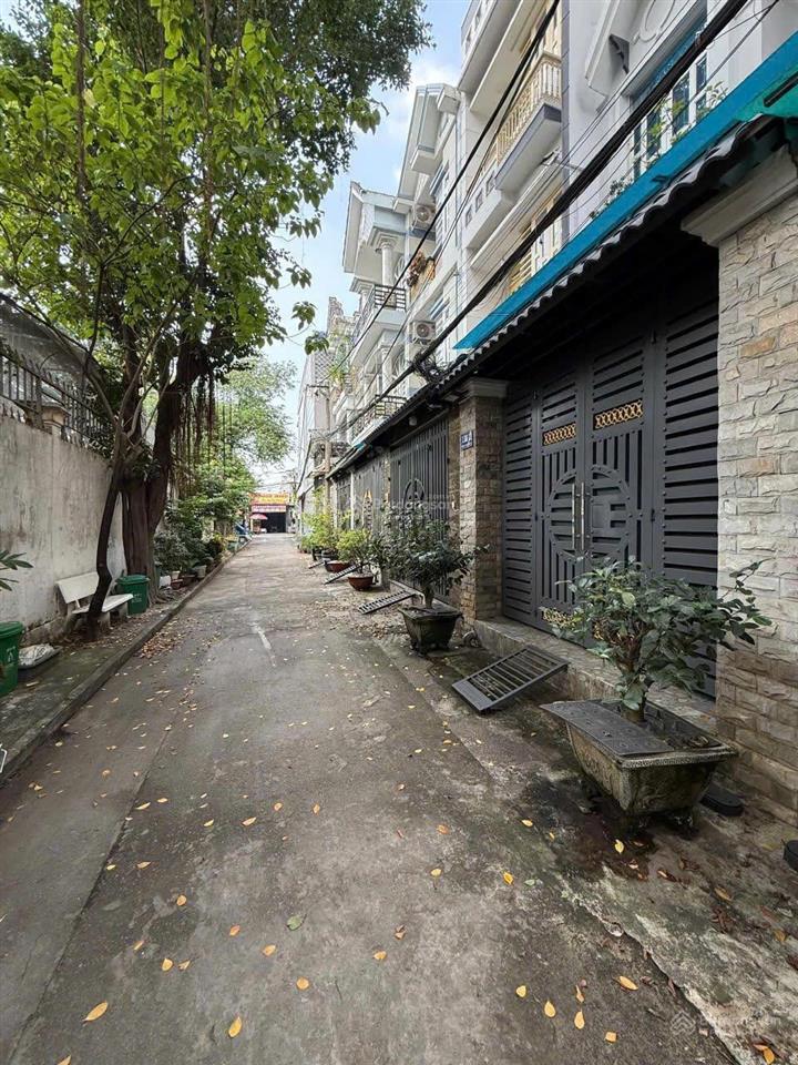 Nhà phố trệt lửng 3 lầu, 1 sẹc gần chợ hiệp thành dt 4x17m giá 5,35 tỷ