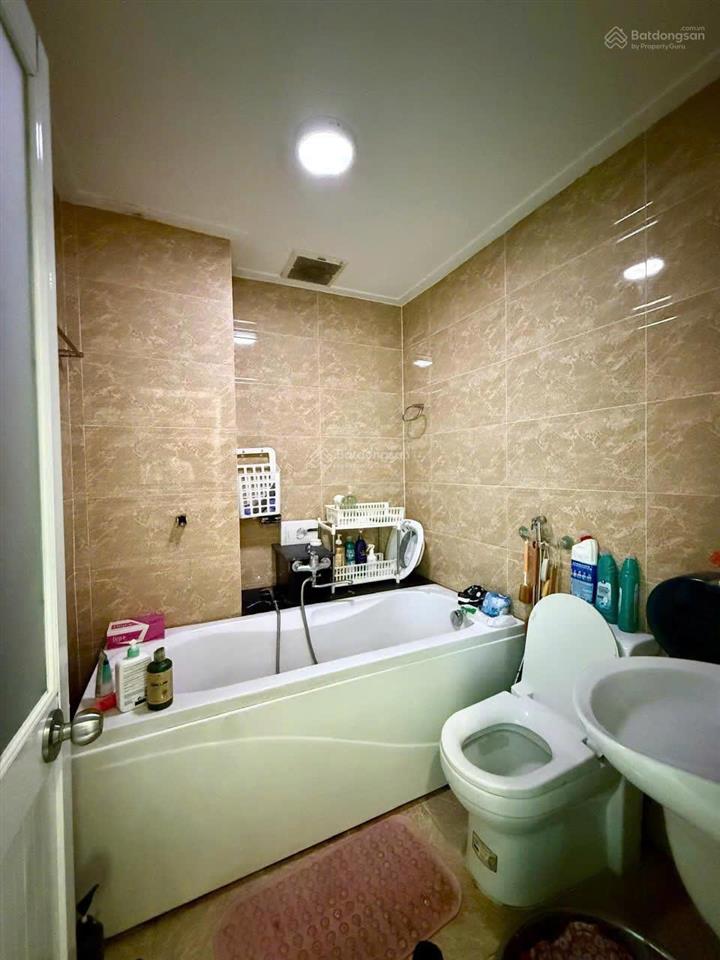 Nhà phố trệt lửng 3 lầu, 1 sẹc gần chợ hiệp thành dt 4x17m giá 5,35 tỷ