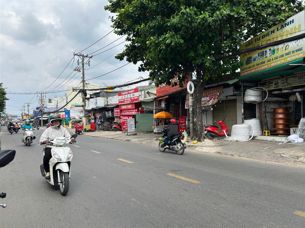 Cho thuê mbkd đường phạm văn chiêu, phường 9, gò vấp. dt 10x30m giá 75 triệu/tháng