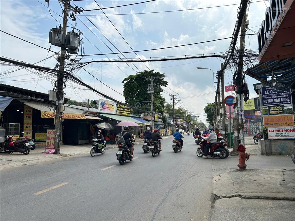 Cho thuê mbkd đường phạm văn chiêu, phường 9, gò vấp. dt 10x30m giá 75 triệu/tháng