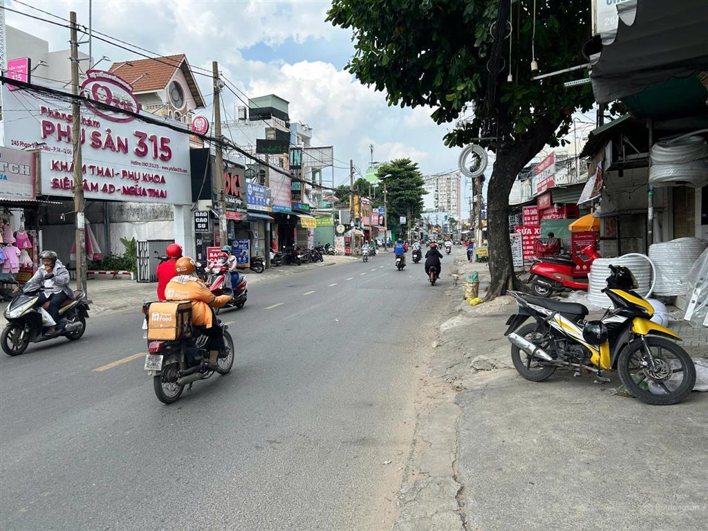 Cho thuê mbkd đường phạm văn chiêu, phường 9, gò vấp. dt 10x30m giá 75 triệu/tháng