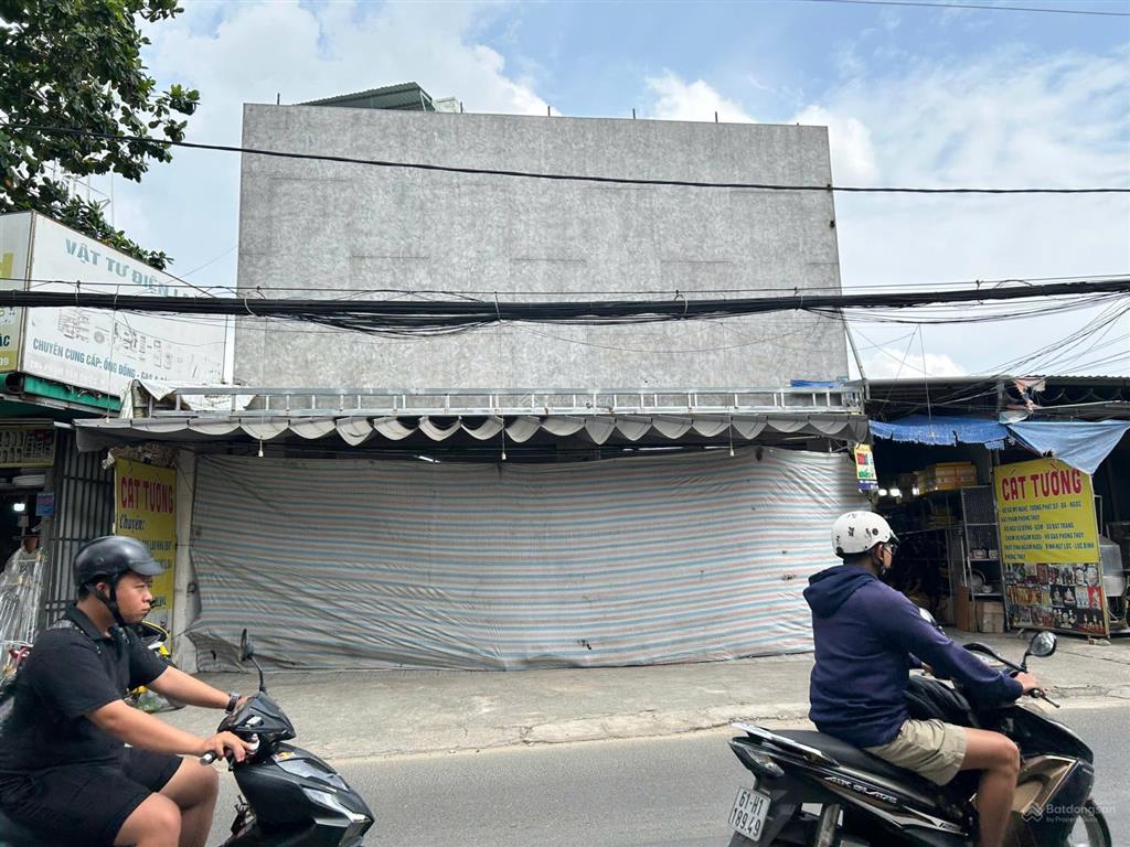 Cho thuê mbkd đường phạm văn chiêu, phường 9, gò vấp. dt 10x30m giá 75 triệu/tháng