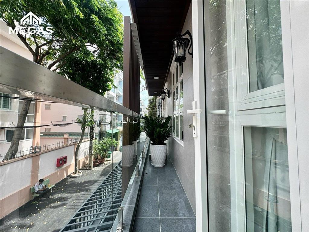 Căn hộ cao cấp  rộng 30m2  ban công  full nội thất  ngay ngã 6 gò vấp