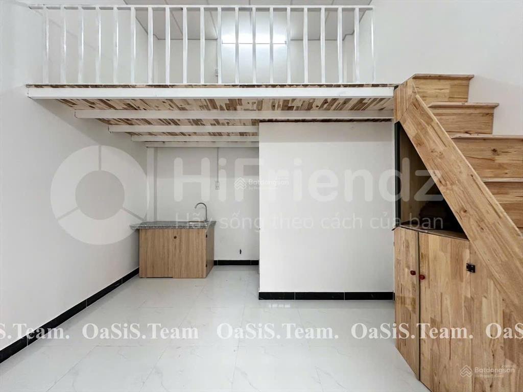 Cho thuê phòng rộng 30m²  gác cao 2m  sẵn máy lạnh  lê đức thọ